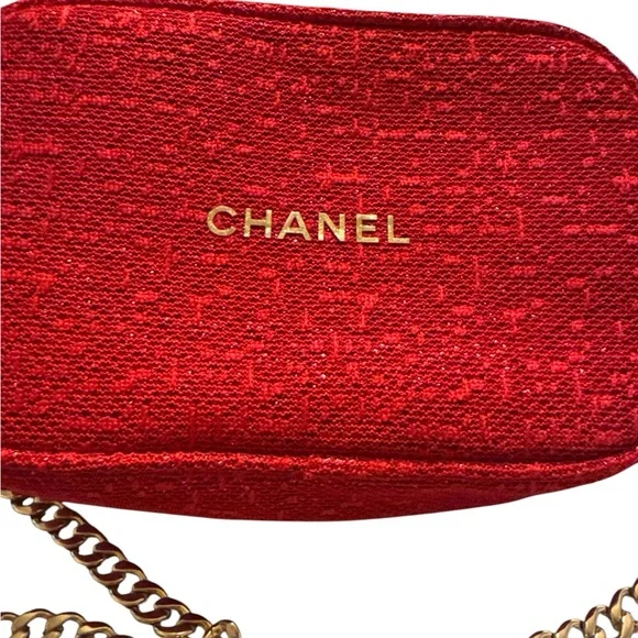 CHANEL Red Tweed Cosmetic Crossbody with Gold Chain - Picture 2 of 4